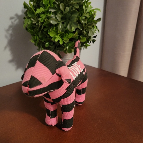 Iconic Victorias Secret VS Stuffed Pink Puppy - Picture 3 of 4